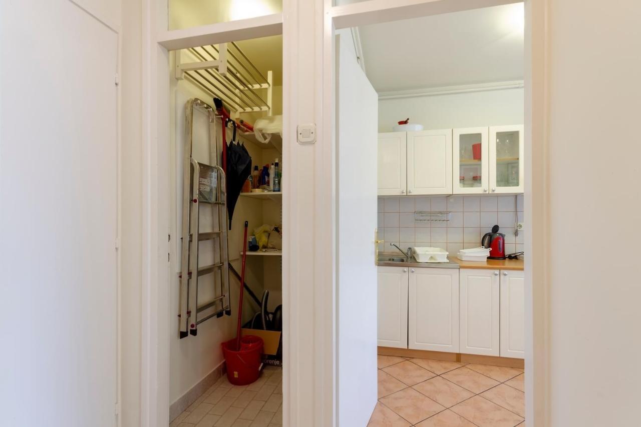 Ferienwohnung Atelier Pula Exterior foto
